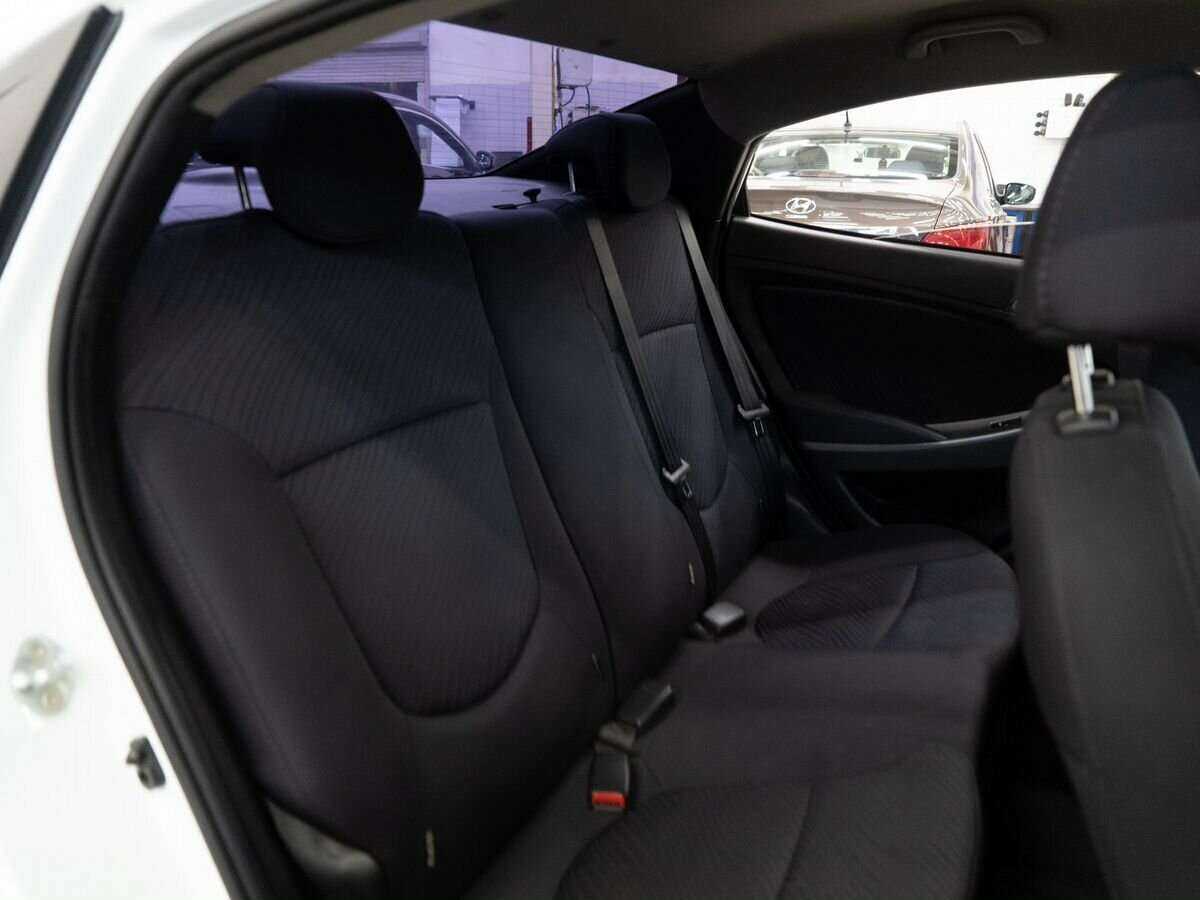 Купить Hyundai Solaris, 2015, 149 445 км, фото №8