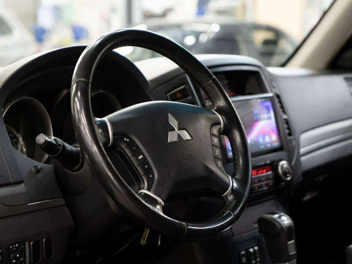 Купить Mitsubishi Pajero, 2012, 235 000 км, фото №5
