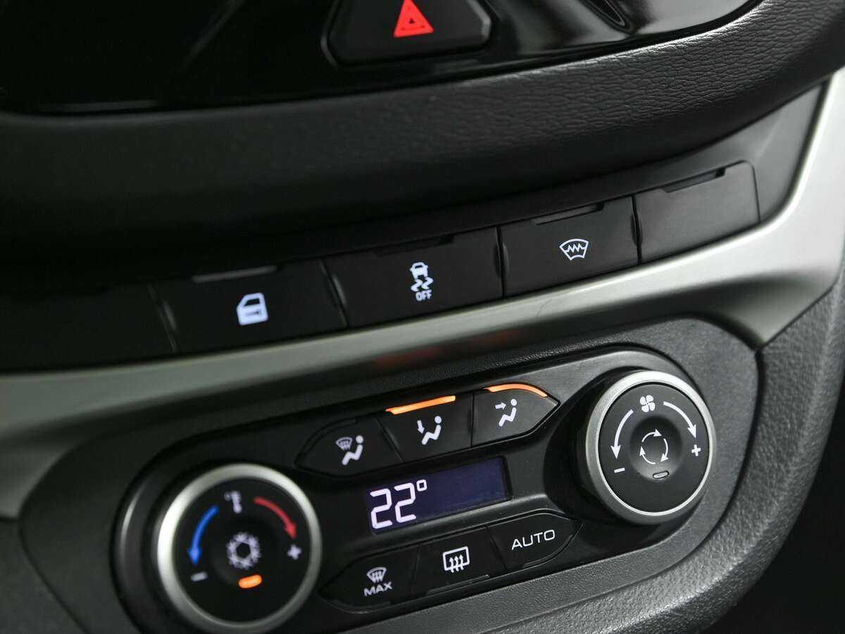 Купить Lada (ВАЗ) Vesta SW Cross, 2019, 94 162 км, фото №8