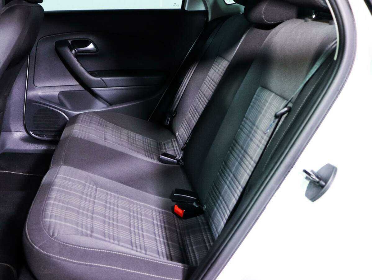 Купить Volkswagen Polo, 2017, 151 302 км, фото №10