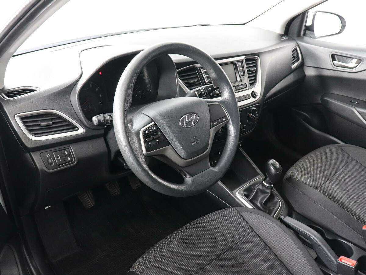 Купить Hyundai Solaris, 2018, 79 669 км, фото №8