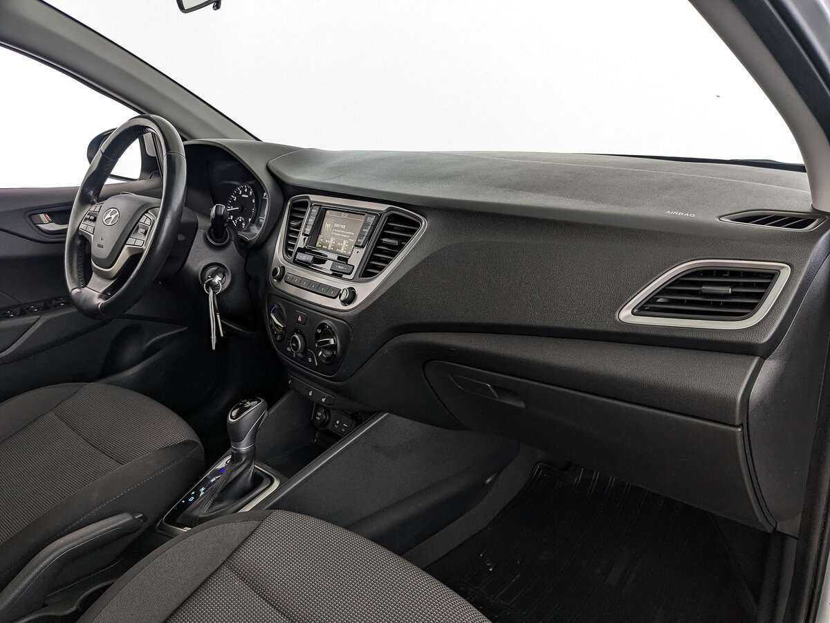Купить Hyundai Solaris, 2018, 86 879 км, фото №9