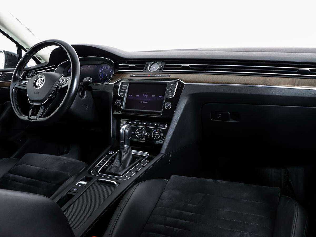 Купить Volkswagen Passat, 2016, 140 877 км, фото №9