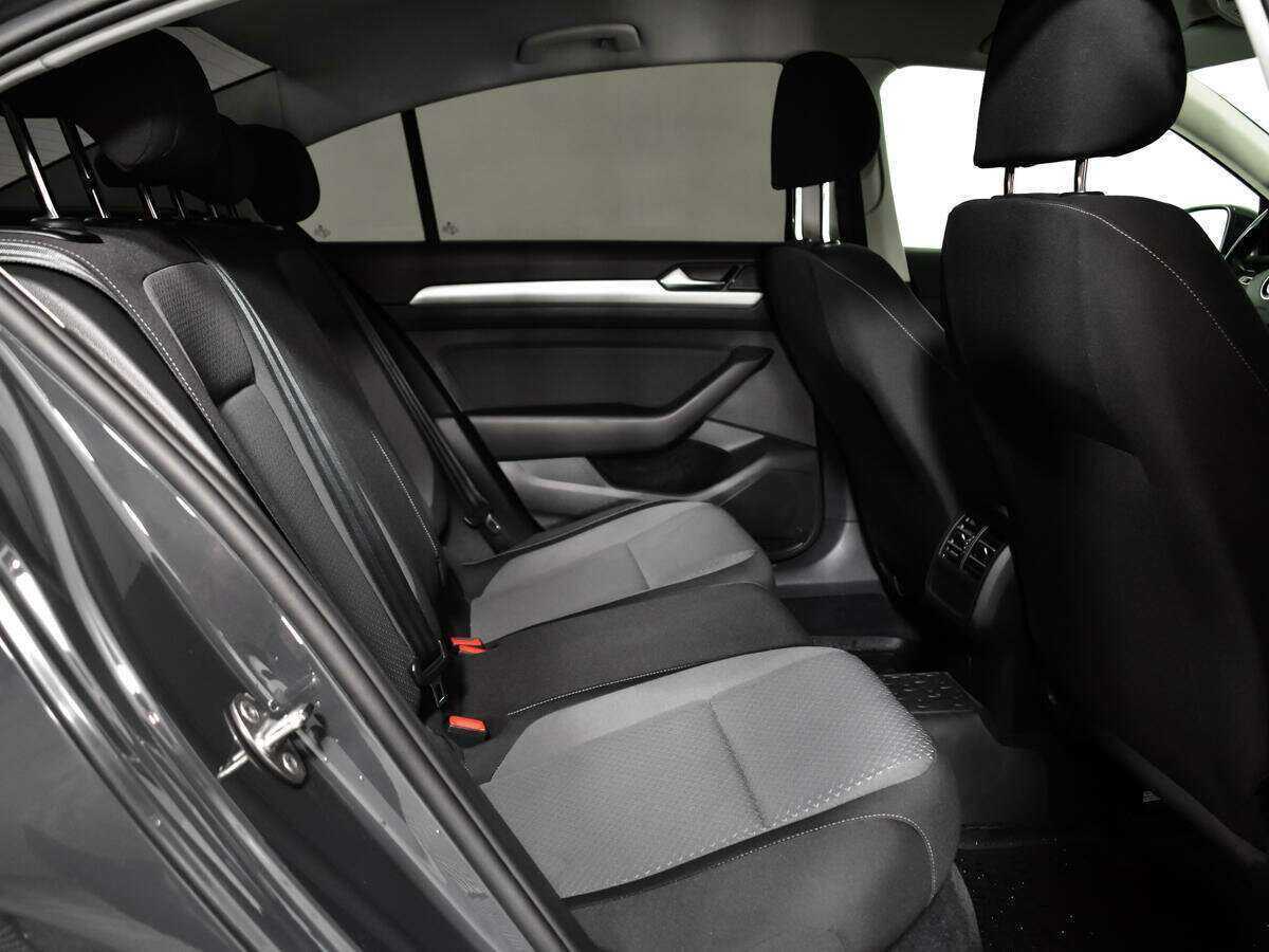 Купить Volkswagen Passat, 2017, 130 450 км, фото №10