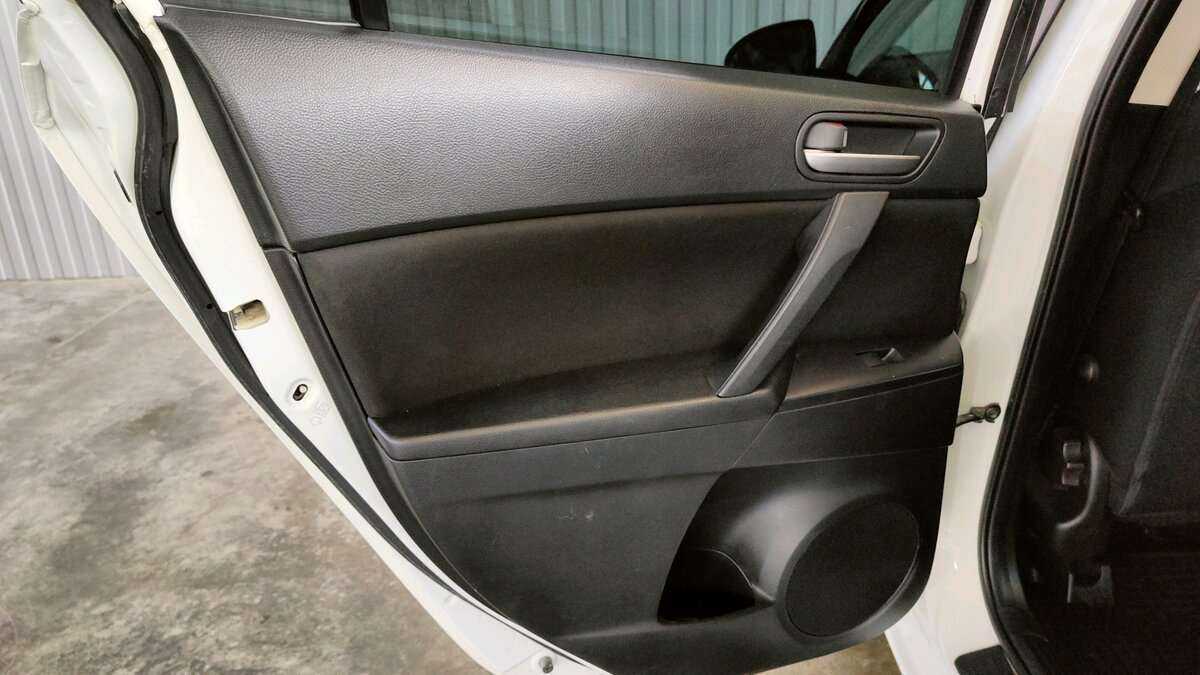 Купить Mazda 3, 2012, 260 171 км, фото №13