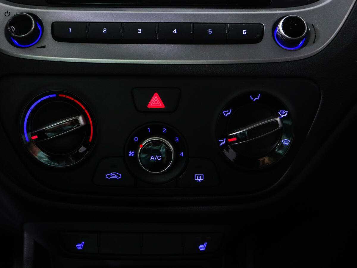 Купить Hyundai Solaris, 2017, 74 058 км, фото №13