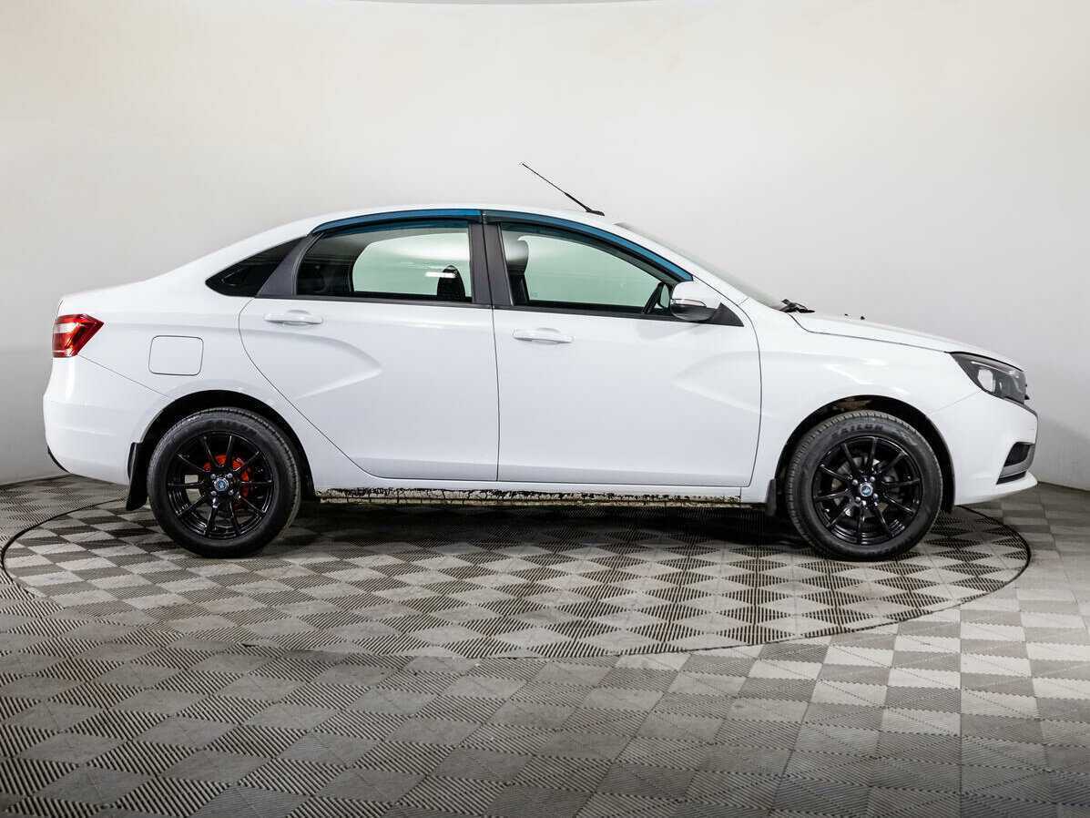 Купить Lada (ВАЗ) Vesta, 2017, 134 308 км, фото №4