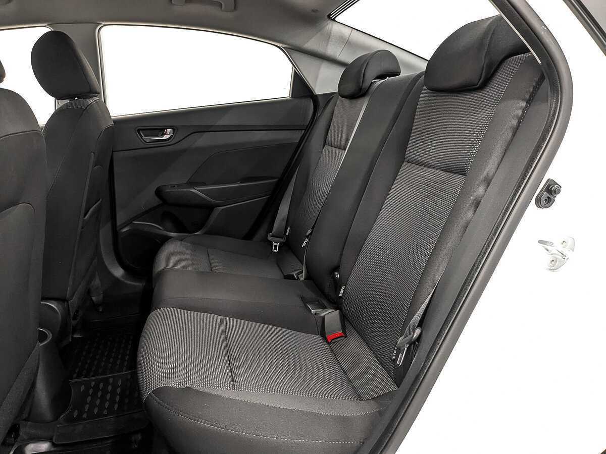 Купить Hyundai Solaris, 2019, 107 966 км, фото №16