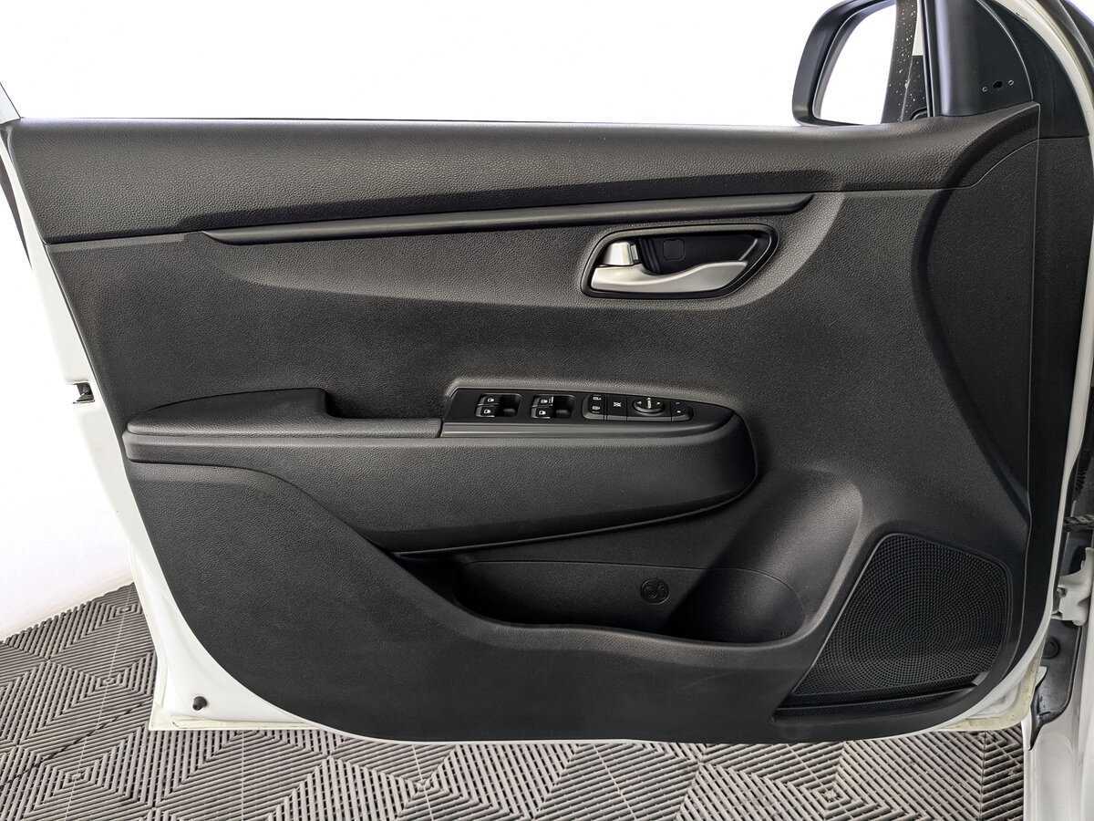 Купить Kia Rio, 2018, 121 000 км, фото №19