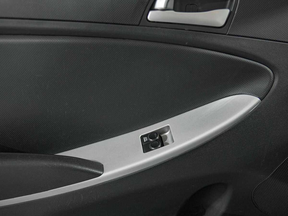 Купить Hyundai Solaris, 2013, 154 402 км, фото №12