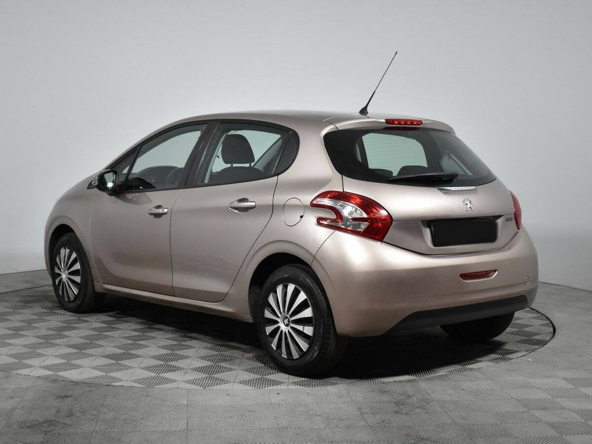 Купить Peugeot 208, 2014, 130 000 км, фото №7