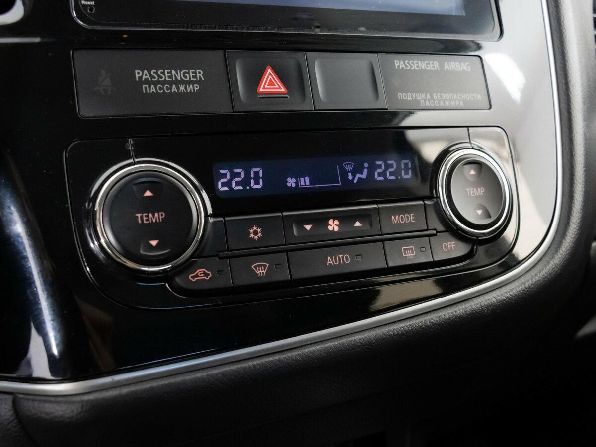 Купить Mitsubishi Outlander III Рестайлинг 2, 2017, 191 296 км, фото №19