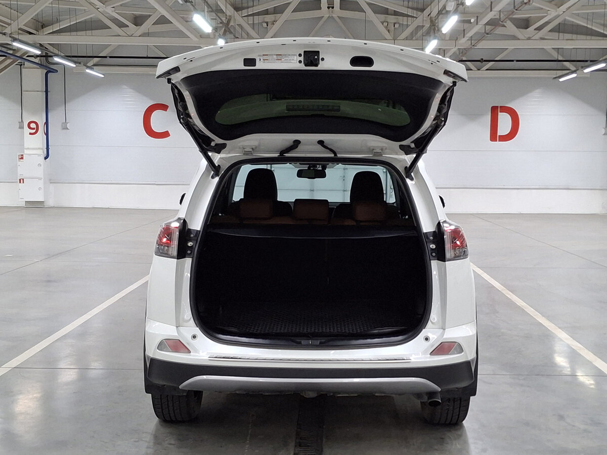 Купить Toyota RAV4 IV (XA40) Рестайлинг, 2017, 90 200 км, фото №10