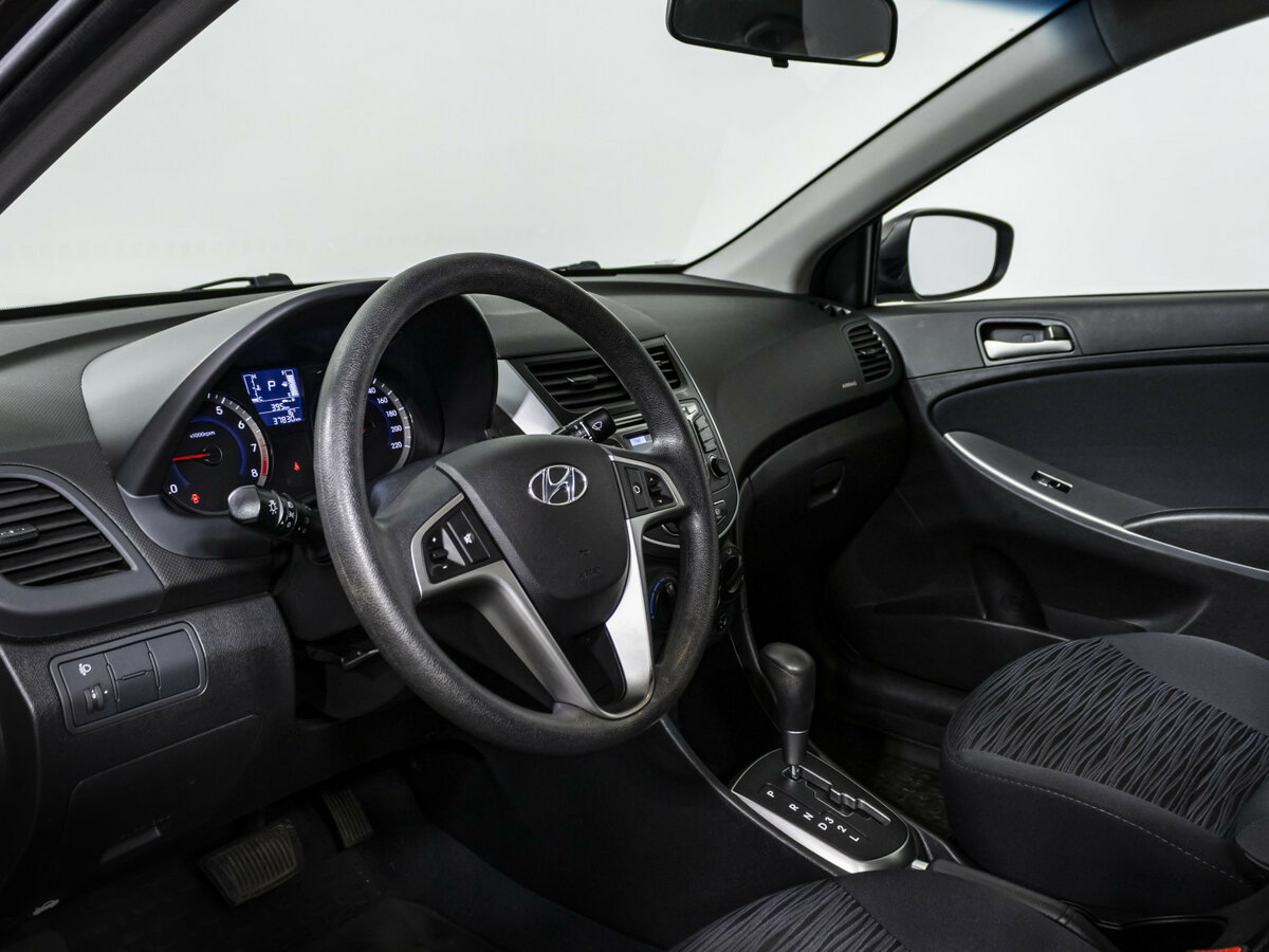 Купить Hyundai Solaris I Рестайлинг, 2015, 37 828 км, фото №9