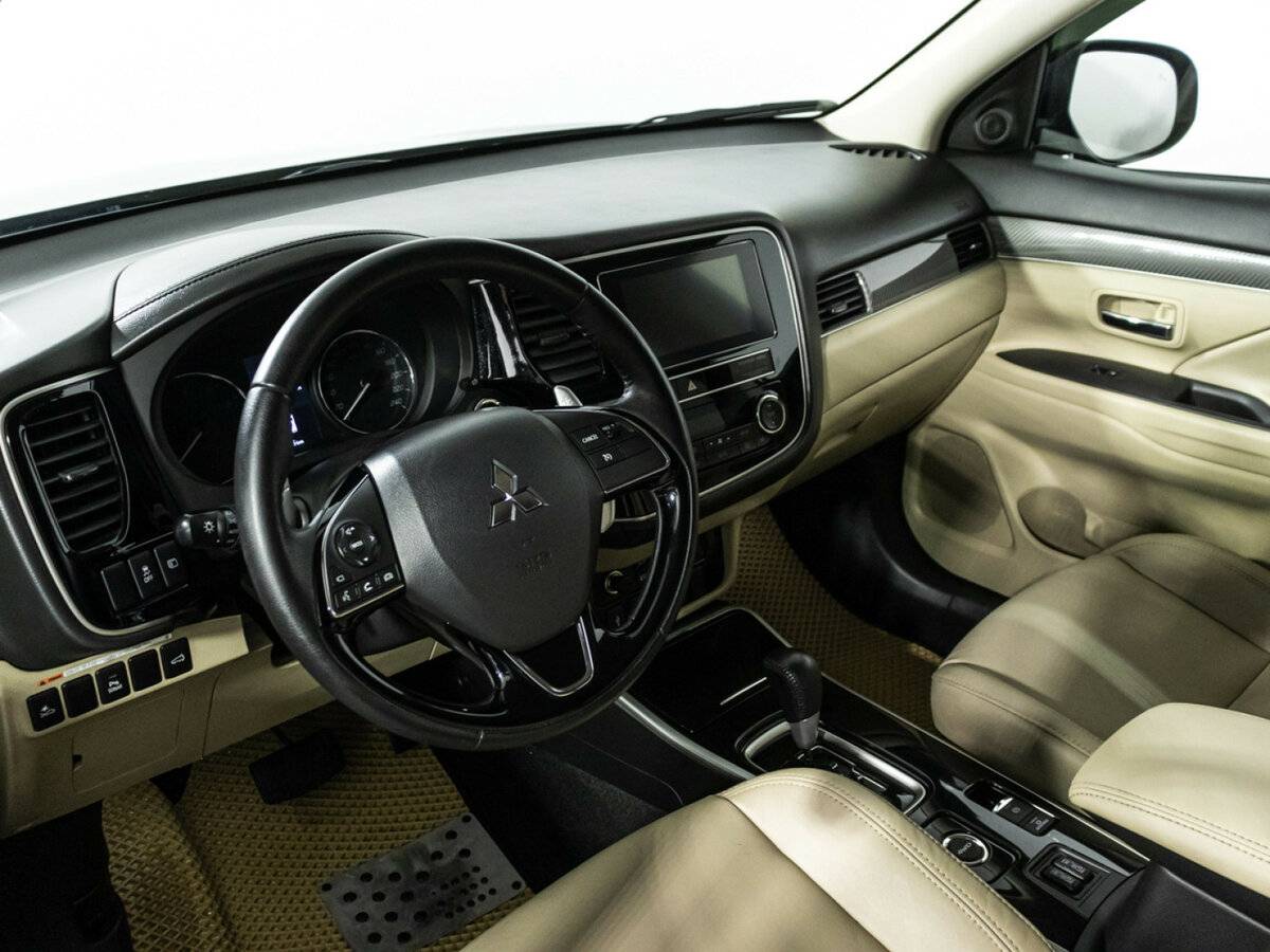 Купить Mitsubishi Outlander III Рестайлинг 3, 2020, 83 453 км, фото №9