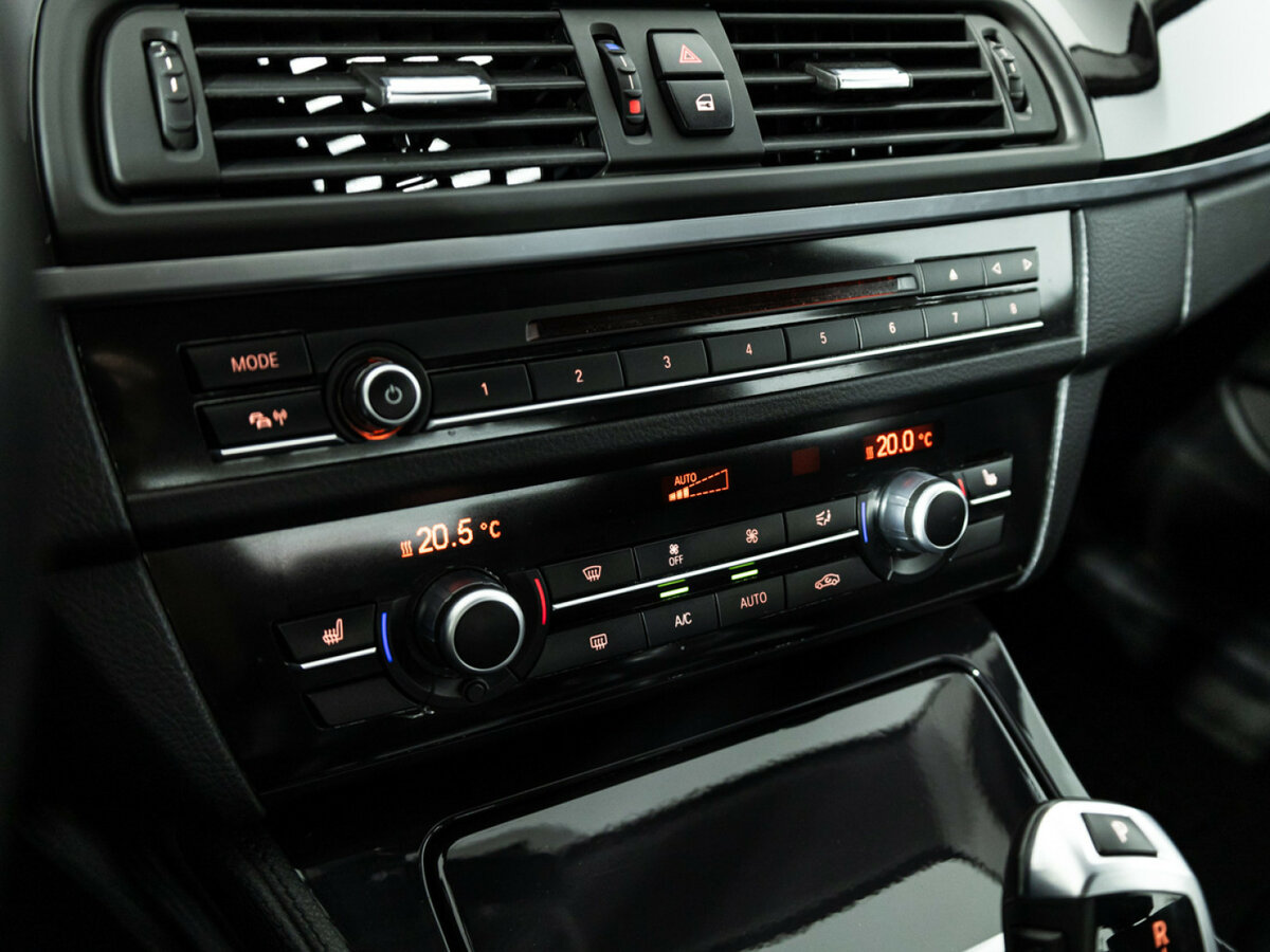 Купить BMW 5 серии 520i VI (F10/F11/F07) Рестайлинг, 2014, 86 444 км, фото №17