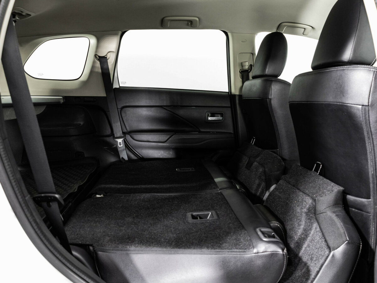 Купить Mitsubishi Outlander III Рестайлинг 2, 2016, 200 293 км, фото №17